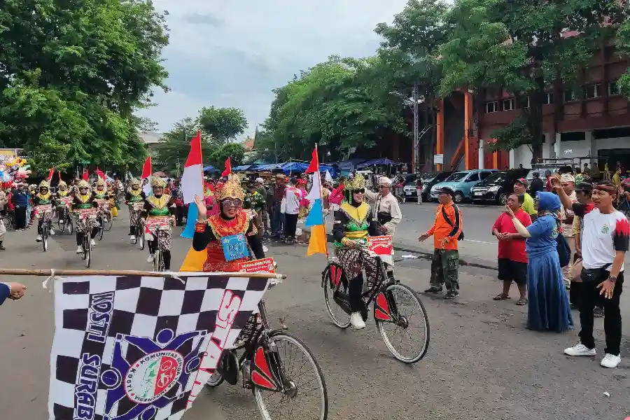 Jenis Olahraga Karnaval Beregu Putri Inorga KOSTI pada FORDA II Jatim di Halaman Taman Mundu, Surabaya. Foto : Rafli Jnr