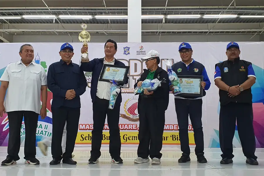 FORDA II Jatim 2024 Resmi Ditutup, Kota Surabaya Juara Umum KORMI Kota Surabaya sebagai Juara Umum pada Festival Olahraga Masyarakat Daerah (FORDA) II Jawa Timur tahun 2024. Foto: Ryan JNR